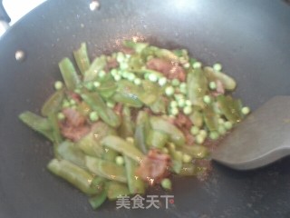 豌豆遇上小腊肉的做法步骤：6