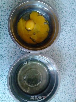 电饭煲蛋糕的做法步骤：1