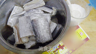 香炸带鱼------妈妈经典的做法的做法步骤：1