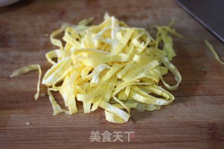 【鸡蛋木耳粥】的做法步骤：2