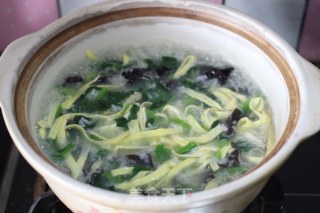 【鸡蛋木耳粥】的做法步骤：9