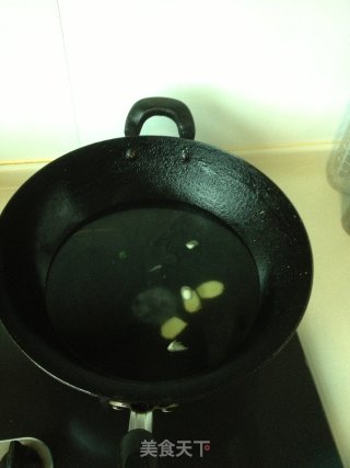菌菇同骨汤的做法步骤：2