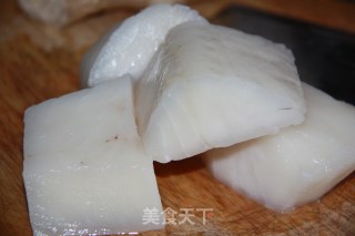 葱姜鳕鱼豆腐煲的做法步骤：2
