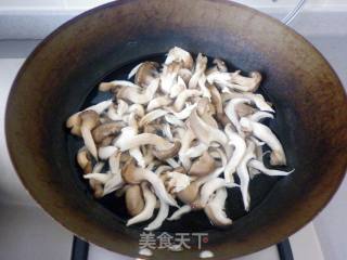 平菇烧肉的做法步骤：2