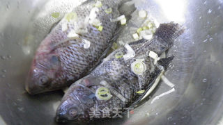 红烧罗非鱼---------简单不失味美的做法步骤：3