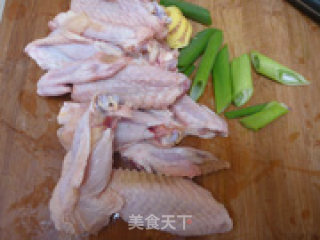 红枣煲鸡翅的做法步骤：2