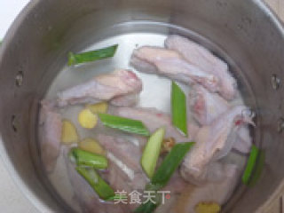 红枣煲鸡翅的做法步骤：3