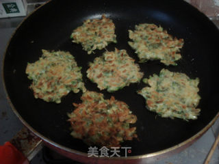 春天的美食 ——槐花鸡蛋饼的做法步骤：7