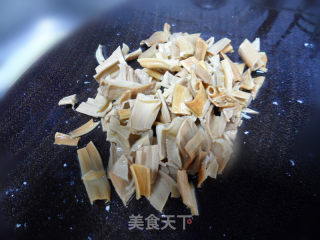 干笋炒腊肉的做法步骤：2
