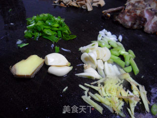 干笋炒腊肉的做法步骤：5