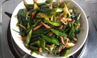 青蒜苗炒肉的做法步骤：7