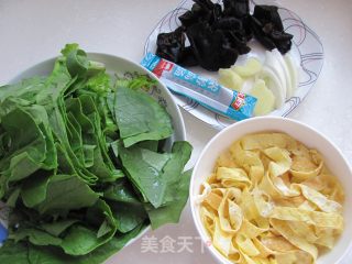 蛋皮菠菜汤的做法步骤：7
