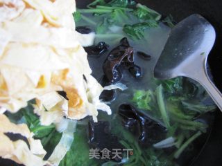 蛋皮菠菜汤的做法步骤：10