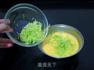 【生菜摊鸡蛋】的做法步骤：4
