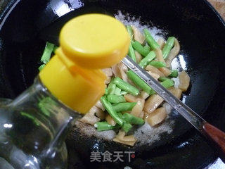 萝卜干炒梅豆的做法步骤：8
