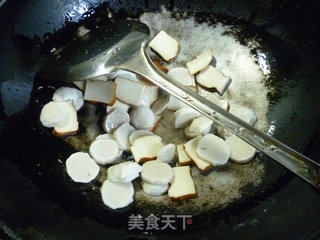 香干蒜薹炒鱼丸的做法步骤：6