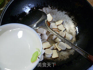 香干蒜薹炒鱼丸的做法步骤：7