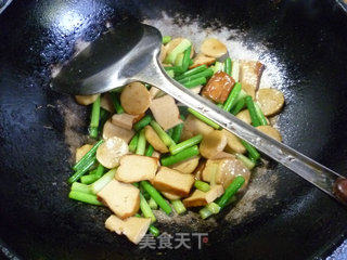 香干蒜薹炒鱼丸的做法步骤：13