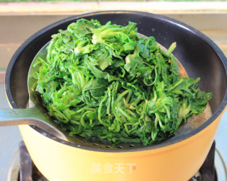 【浓醇高汤让味道更鲜】---荠菜饺子的做法步骤：2