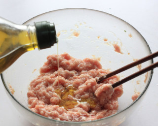 【浓醇高汤让味道更鲜】---荠菜饺子的做法步骤：7