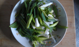 青蒜苗炒鸡蛋的做法步骤：1