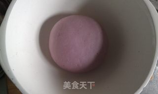 紫薯红枣“8”字卷的做法步骤：4