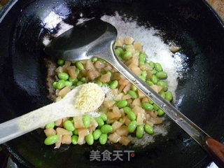 萝卜干炒毛豆的做法步骤：9