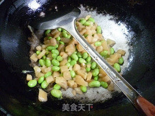 萝卜干炒毛豆的做法步骤：11