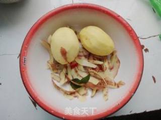 雪菜炒土豆片的做法步骤：1