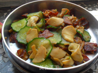 肉炒鲍菇黄瓜片的做法步骤：4