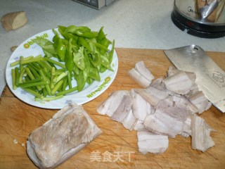 回锅肉的做法步骤：4