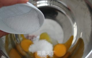肉松蛋糕卷的做法步骤：1