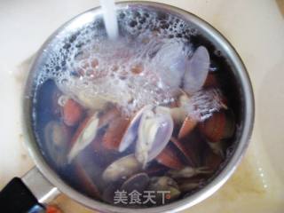 紫苏椒圈炒花甲的做法步骤：6