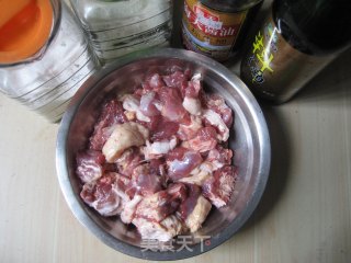 洋葱啤酒鸭的做法步骤：1