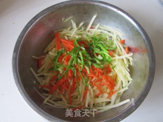 土豆丝饼的做法步骤：2