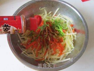 土豆丝饼的做法步骤：3