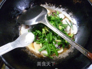 韭菜花酱肉炒年糕的做法步骤：12