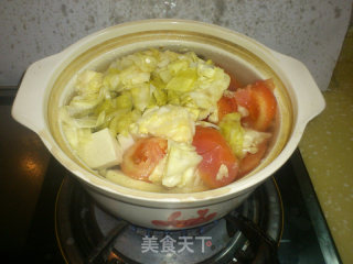砂锅鲫鱼酸菜豆腐煲的做法步骤：3