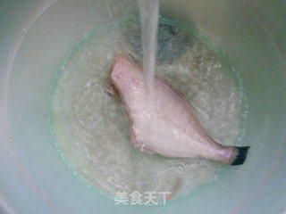 小油方烧橡皮鱼的做法步骤：3