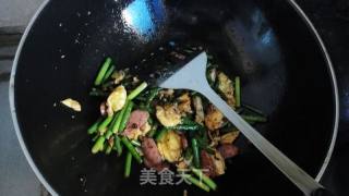 豉香蒜薹炒鸡蛋的做法步骤：5