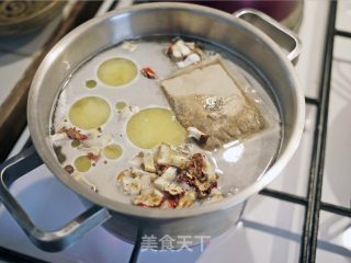 豆腐杂菌汤的做法步骤：3
