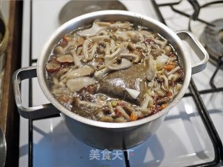 豆腐杂菌汤的做法步骤：4