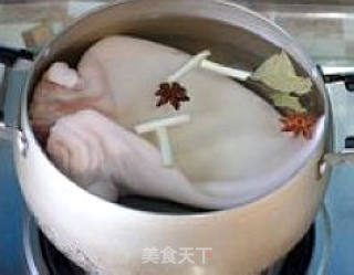献给我们的妈妈---------〖虫草花拌耳丝〗的做法步骤：5