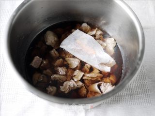 番茄烧牛腩的做法步骤：3