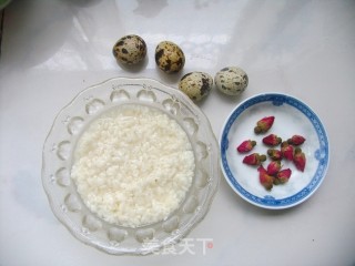 母亲节送给女人的绝好甜品——玫瑰醪糟酿蛋的做法步骤：1