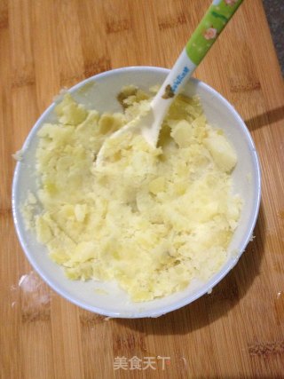 洋葱土豆饼的做法步骤：2