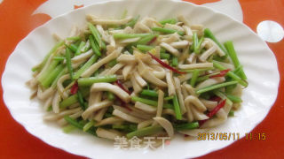 杏鲍菇炒芹菜的做法步骤：11