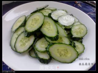 黄瓜鸡蛋的做法步骤：2
