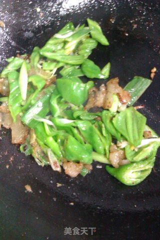 蒜苗腊肉的做法步骤：3