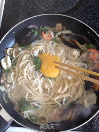 白酒海鲜意面的做法步骤：9